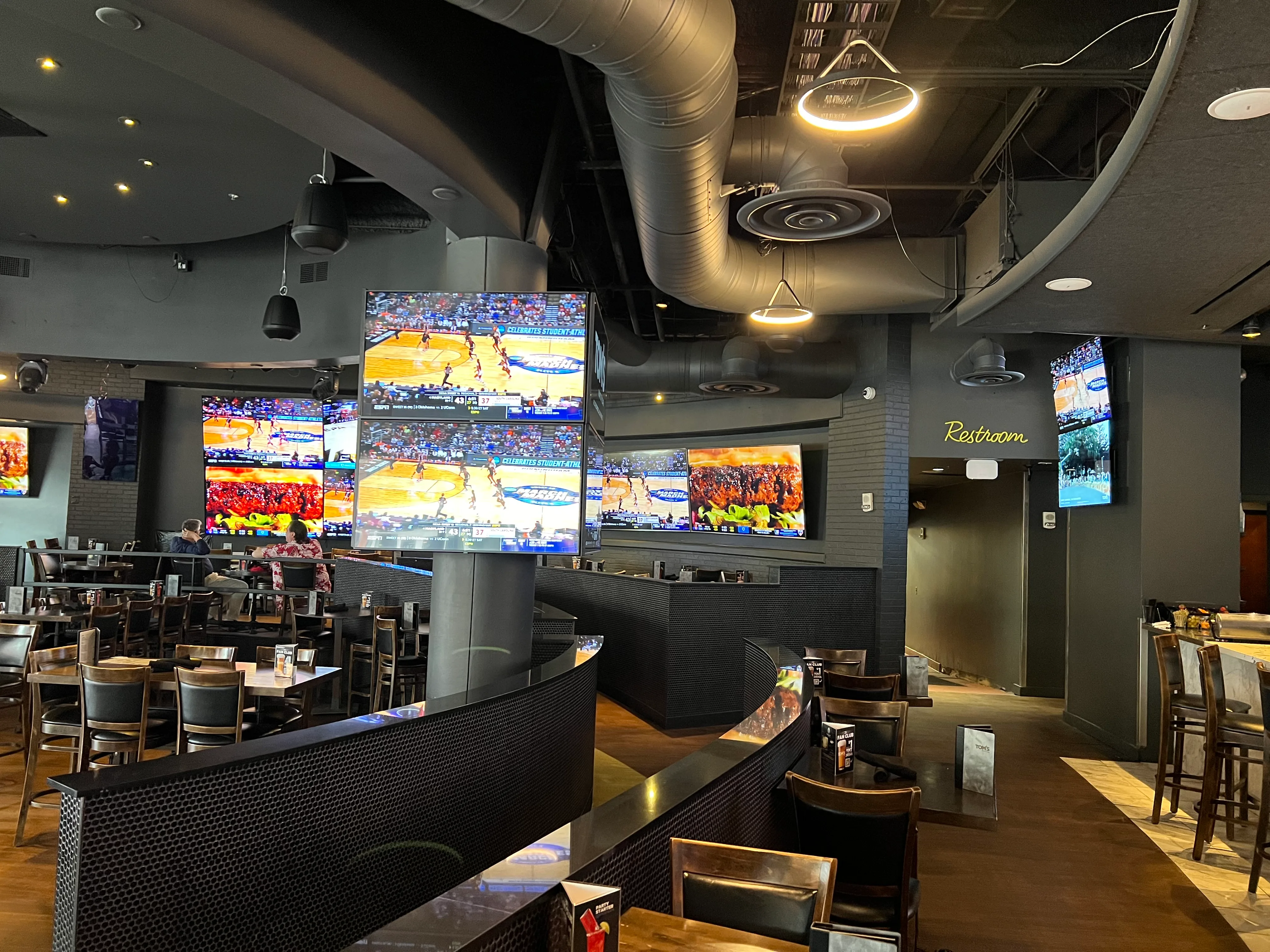 The AV stack an Omaha sports bar runs on