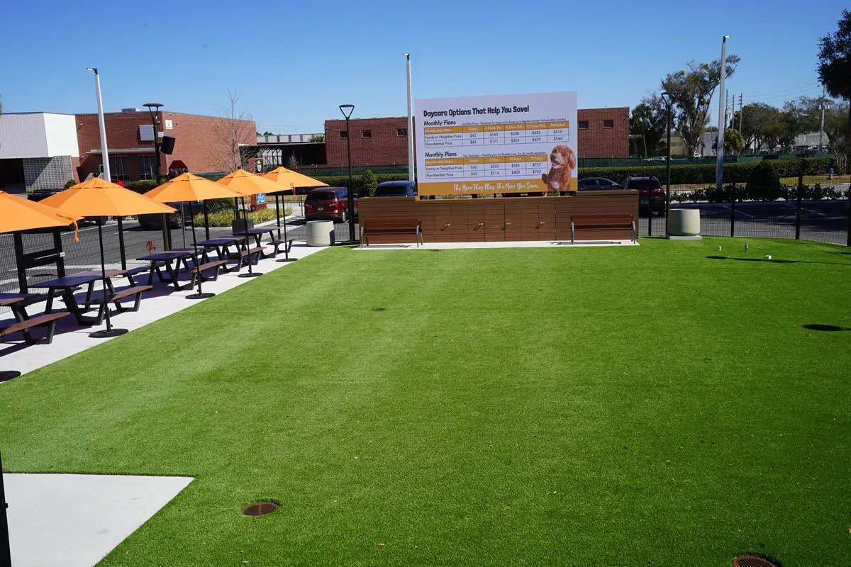 How Smart Venues Create a New Revenue Stream From Their Digital Signage