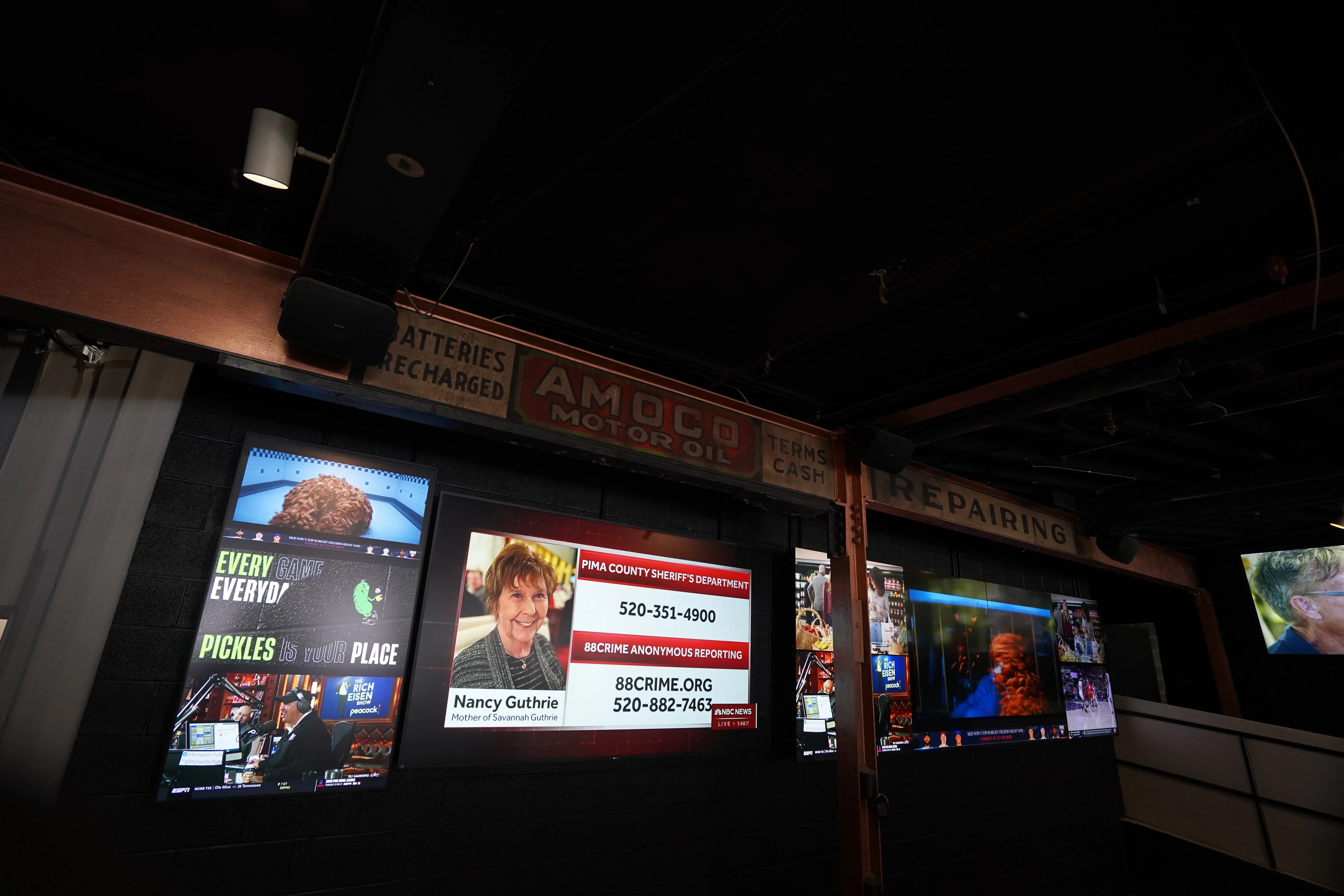 How to Stop TV Glare from Ruining the Game in Your Sports Bar
