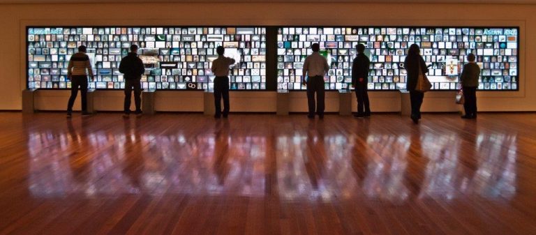 Extra-Wide-Touch-Screen-Video-Wall