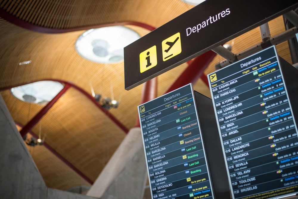 airport digital displays