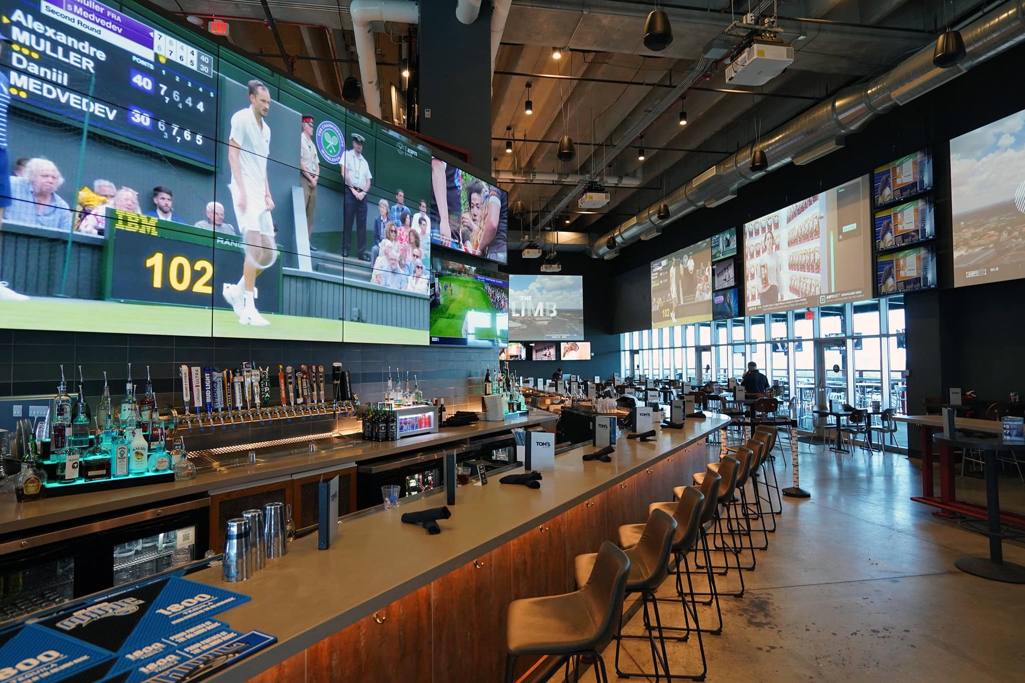 restaurant video wall in toms watch bar Orlando