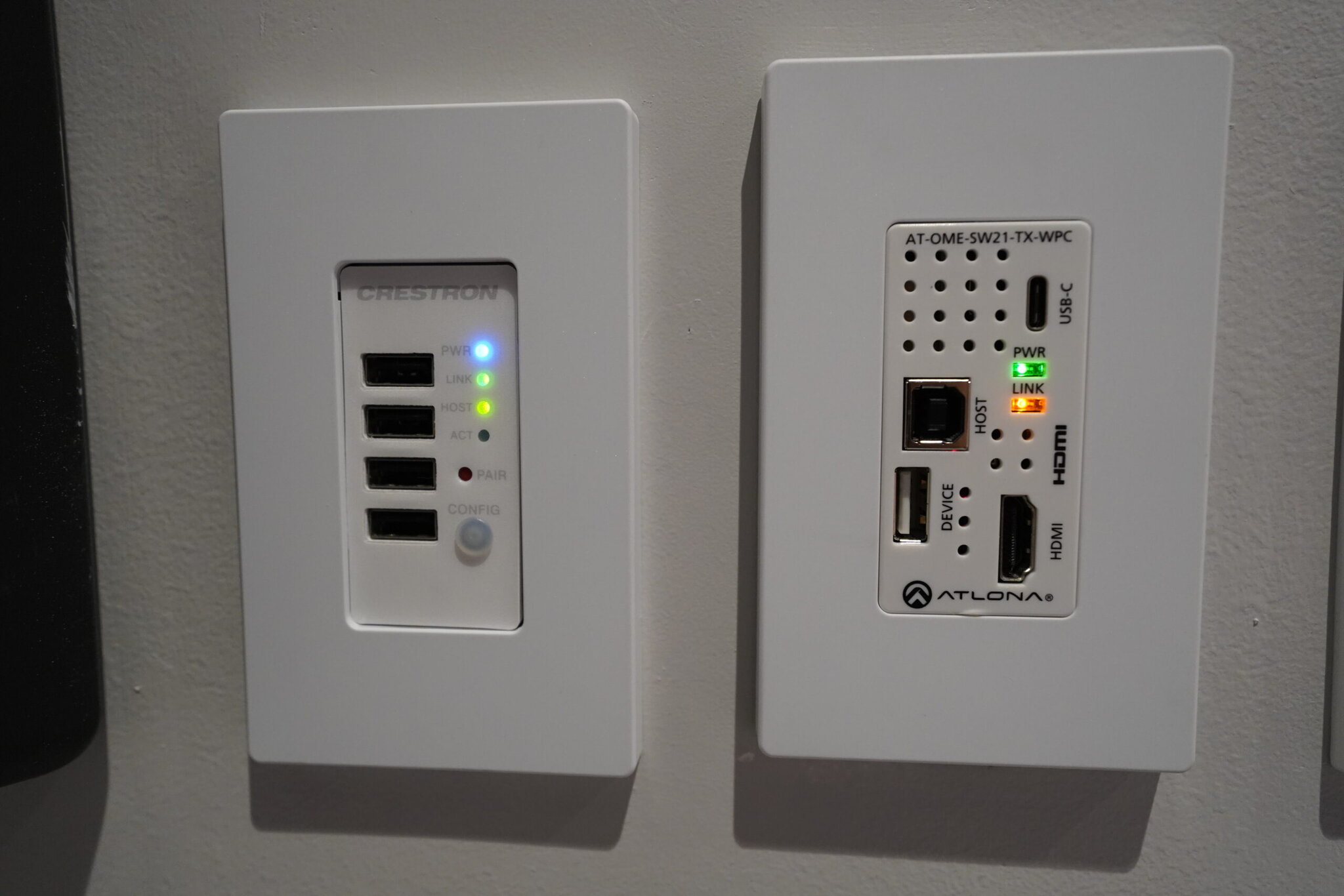 Wall-mounted USB and HDMI port panels